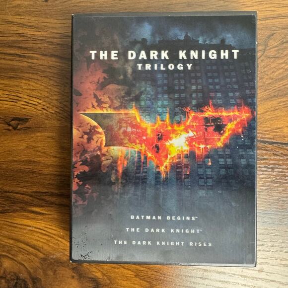 The Dark Knight Trilogy DVD 2012 3 Disc Set Limited Edition Gift Set - Picture 1 of 6